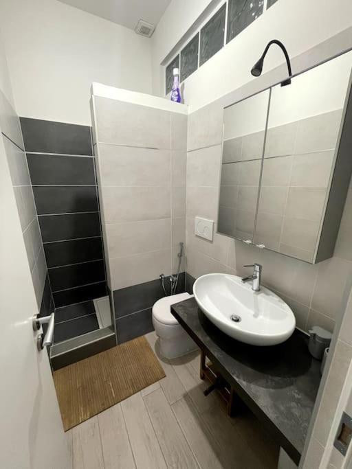Domus Art Suites Merulana Рим Екстер'єр фото